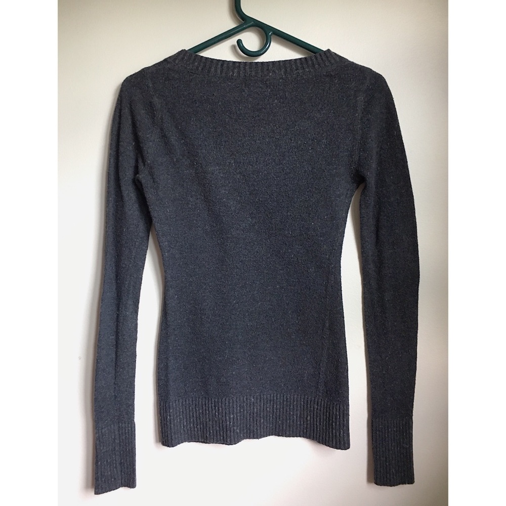 Basic Gray Sweater 👄 - Picture 3 of 3